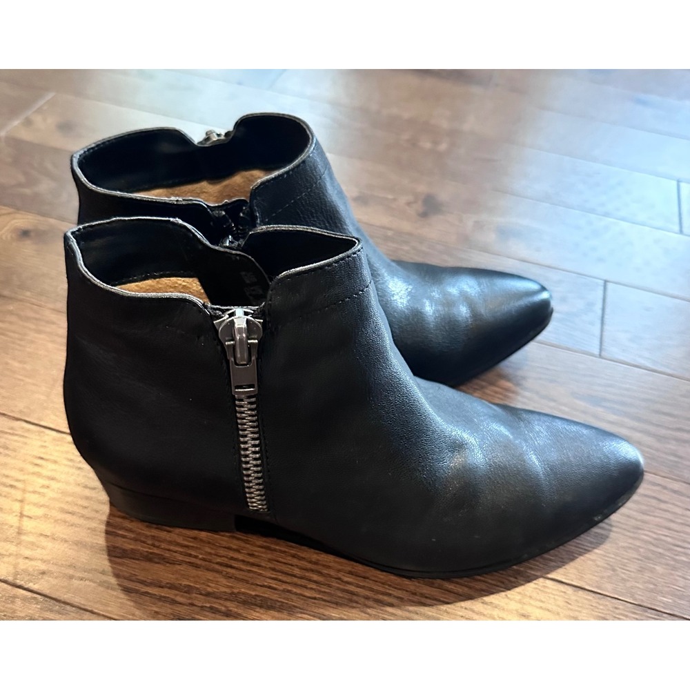 Naturalizer Claire Black Leather Ankle Boots Pointed Toe Side Zip Booties 6.5W